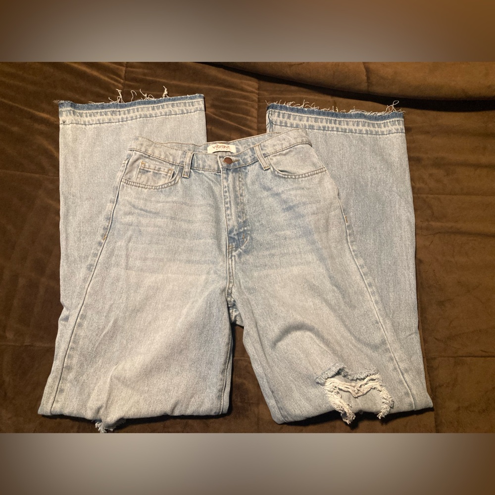 Vibrant brand, Light Blue Wide Leg Distressed Jeans, size 27, high rise, comfy